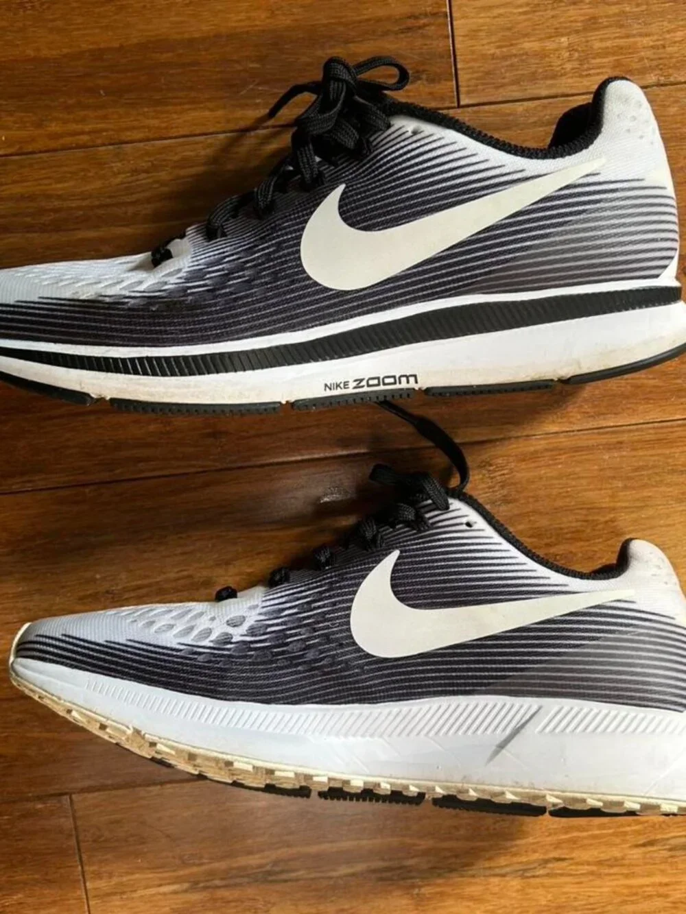 Nike Women's Black and White Trainers